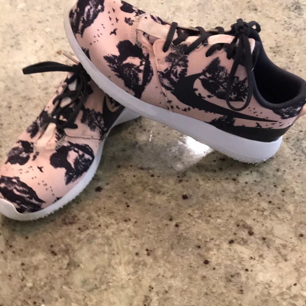 Limited Edition Women’s Nike Golf Shoes